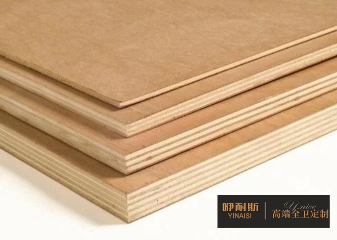 多層板(膠合板的一種)，多片薄板膠合而成