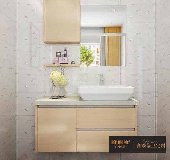 小巧的吊柜，滿足衛(wèi)生間日常收納;設(shè)置隔板，方便洗漱用品擺放。