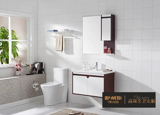 避免陽光直接照射，以免油漆表面氧化